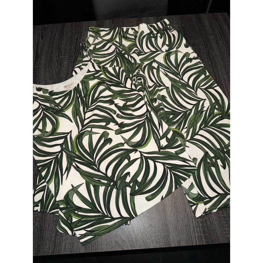 NWOT Women's Green Palm Print Pantsuit - Sleeveless Top & Wide-Leg Pants L